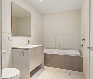 Home looking for its new renters - Photo 5