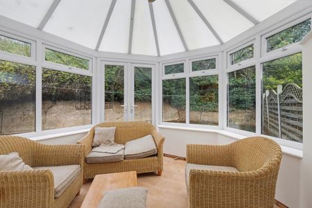 2 bedroom end of terrace house to rent - Photo 3