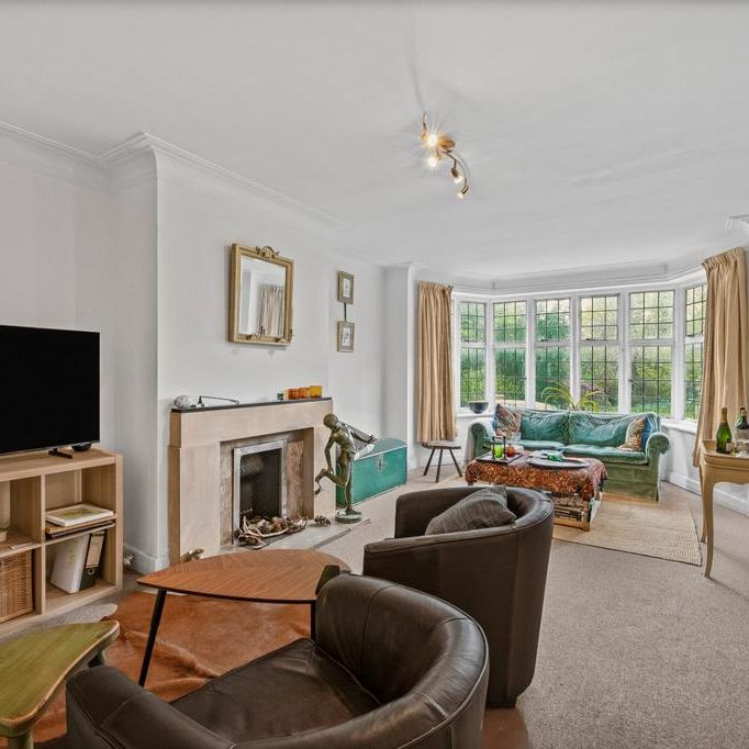 3 bedroom flat to rent - Photo 1