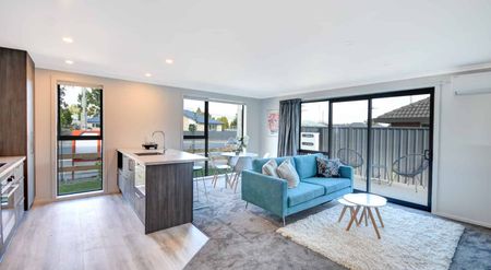 Executive living at its finest - Photo 2