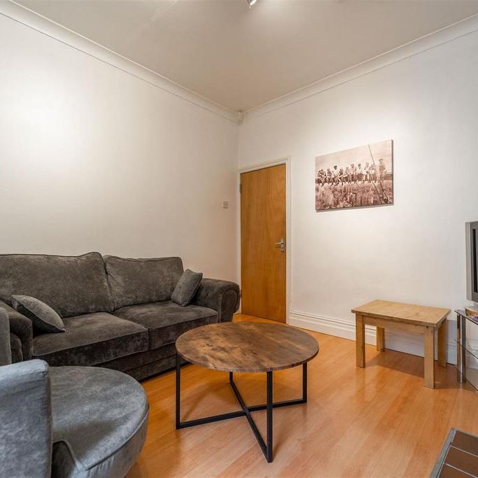 4 bedroom house to rent - Photo 1