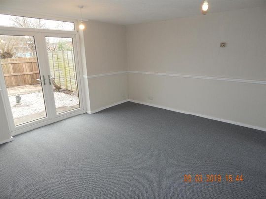3 bedroom terraced house to rent - Photo 1