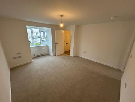 3 bedroom flat to rent - Photo 2