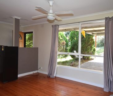 19 Huntingdale Drive, Chirnside Park, Vic 3116 - Photo 2