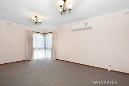 Charming Family Home - Photo 3