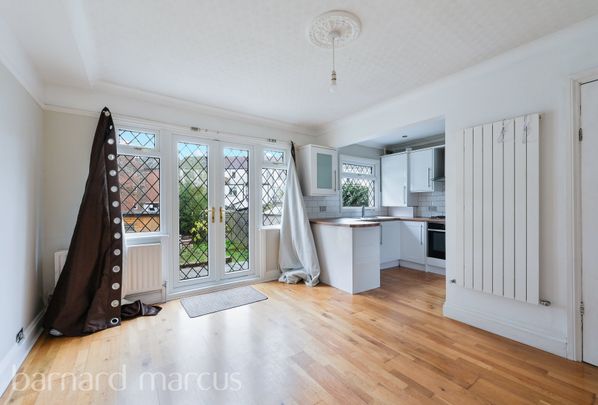 South Drive, Coulsdon - Photo 1