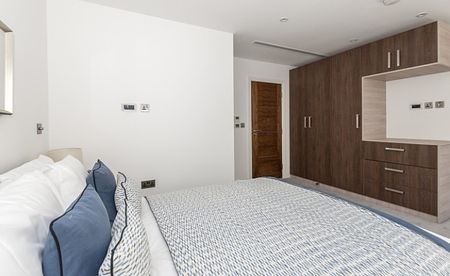 2 Bedroom flat to rent in Willow House, Willow Place, Victoria SW1P - Photo 2