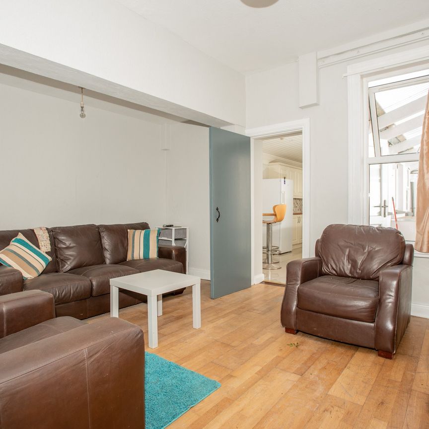 17 Rugby Road, Belfast, BT7 1PT - Photo 1