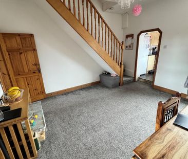 2 bedroom terraced house to rent - Photo 2