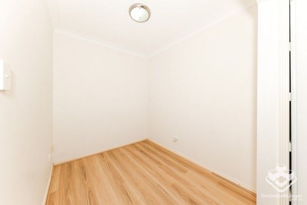 CONTEMPORARY APARTMENT WITH STUDY NOOK - LIVING IN THE HEART OF ASHGROVE - Photo 1