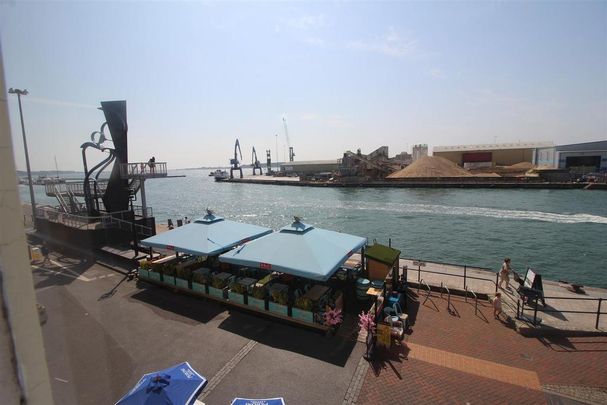 3 bedroom flat to rent - Photo 1