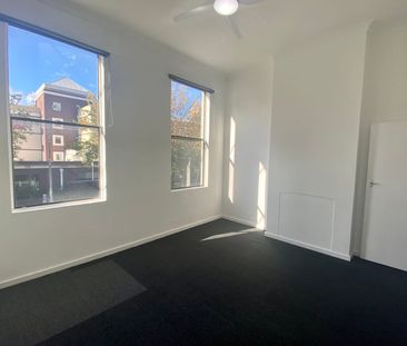 Neat Two Bedroom Unit in CBD Location! - Photo 6