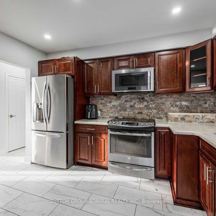 For Lease - 17 Dorchester Drive, Toronto, Ontario - Photo 1