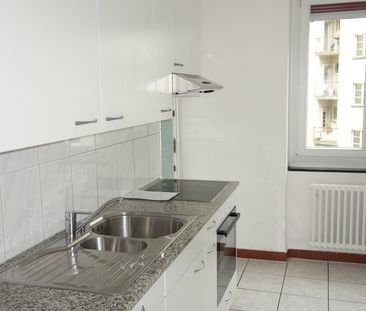 Befristete charmante Wohnung unmittelbar beim Bahnhof Zürich-Oerlikon - Photo 1