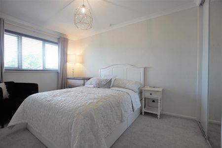 3 bedroom link detached house to rent - Photo 4