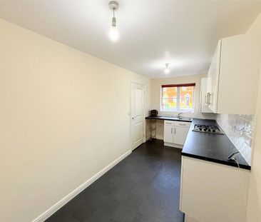 3 bedroom end of terrace house to rent - Photo 6