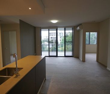 Stylish Two-Bedroom Apartment with Pool & Garden Views - Photo 2