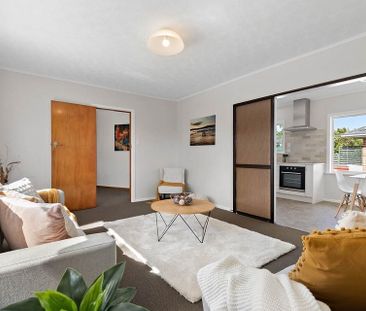 Spacious 3 bedroom Family Living in Glenfield - Photo 1