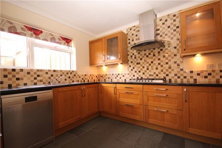 Bushy Hill Drive, Guildford, Surrey, GU1 2UH - Photo 5