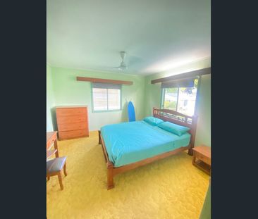 ROOM 2 IN SHARE/HOUSE Woree CATERING FOR COUPLES AND SINGLES - Photo 3