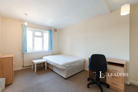 4 bedroom maisonette to rent Elm Grove, Southsea, PO5 - Photo 2