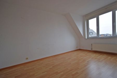 RUIM APPARTEMENT MET TWEE SLAAPKAMERS EN GARAGE - Foto 4