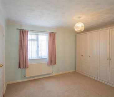 3 bedroom detached bungalow to rent - Photo 4