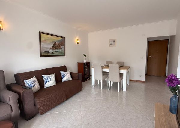 Excelente Apartamento T2 localizado em zona privilegiada de Albufeira.