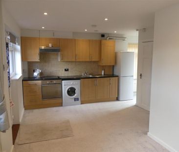 1 bedroom semi-detached bungalow to rent - Photo 5