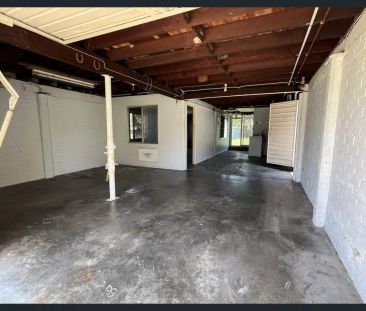 “Highset house with a large yard in Wacol” - Photo 6