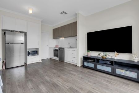 Two bedroom townhouse - Photo 3