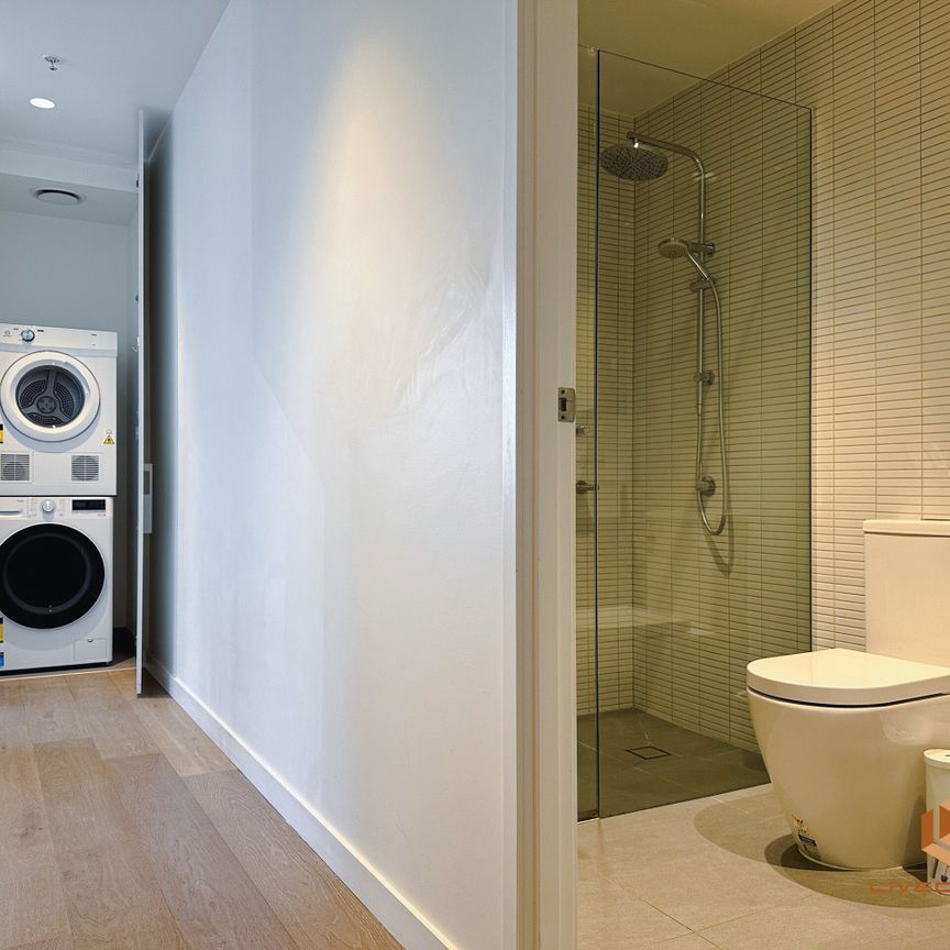 West Melbourne - Photo 1