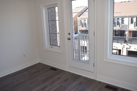 For Lease - 2958 Whites Road, Pickering, Ontario - Photo 2