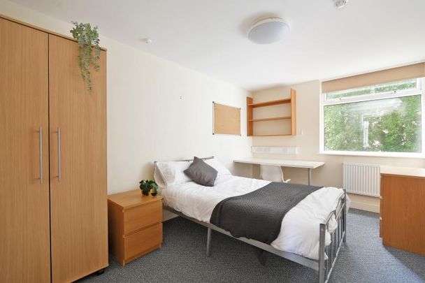 Student Apartment 3 bedroom, Ecclesall Road, Sheffield - Photo 1