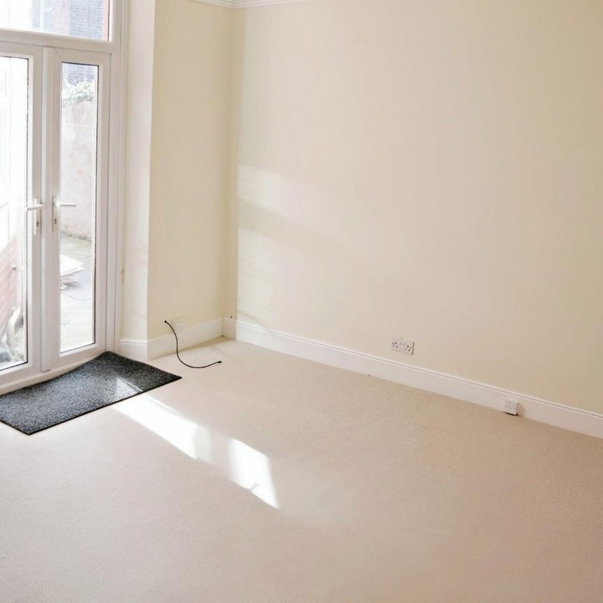 2 bedroom Flat To Let Total Size: 743 SQ FT - Photo 1