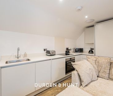 Auction Square, Market Place, Abridge - Photo 3