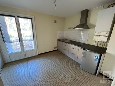 Location Appartement 1 pièce 45m² CAHORS 46000 - Photo 5