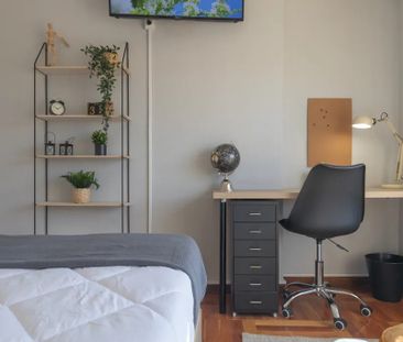 Calle de Cavanilles, Madrid, Community of Madrid 28007 - Photo 1