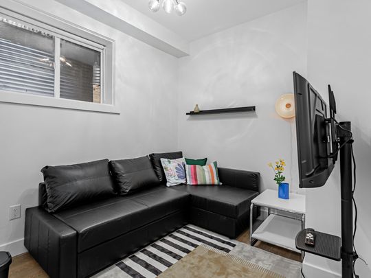 For Lease - 36 Windermere Avenue Unit# Lower, Toronto, Ontario - Photo 1