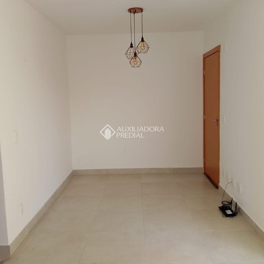 Apartamento com 2 quartos e 297m² para alugar em Restinga, Porto Alegre. - Photo 1