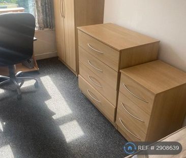 8 bedroom terraced house to rent - Photo 4