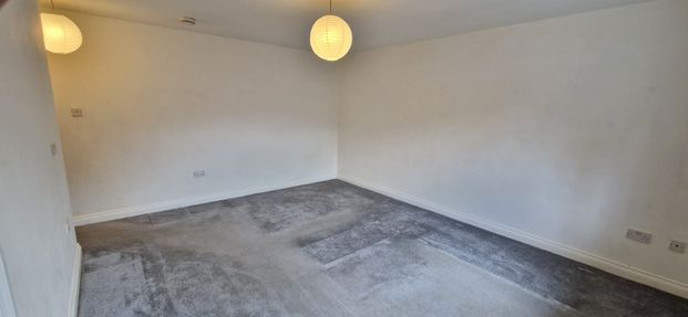 20 Moorland Road, Flat 10 - Photo 1