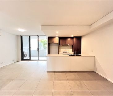 Modern As New 2 Bedroom Apartment for lease! - Photo 2