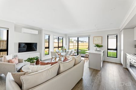 Style & Serenity - A Williams Landing Gem! - Photo 2