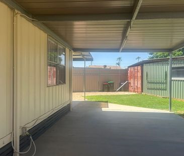 Renovated Three Bedroom House - Photo 6