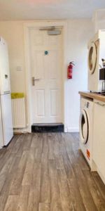 1 bedroom in a house share to rent - Photo 4