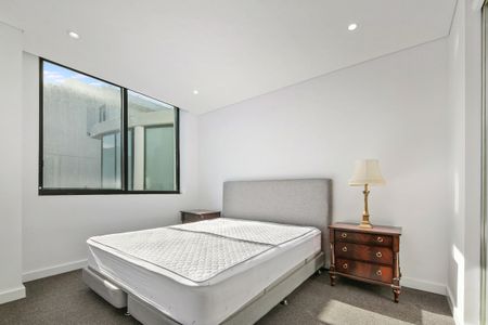 Top Floor I Quality Furniture I Bills Included I Carspace - Photo 3