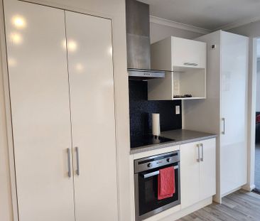 Charming 3BR Home by Hamilton Lake - Photo 6