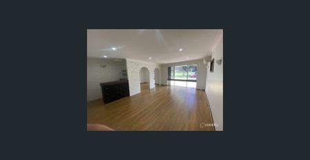 Large Family Home Opposite Park - Photo 2