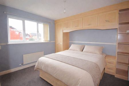 3 bedroom detached house to rent - Photo 4